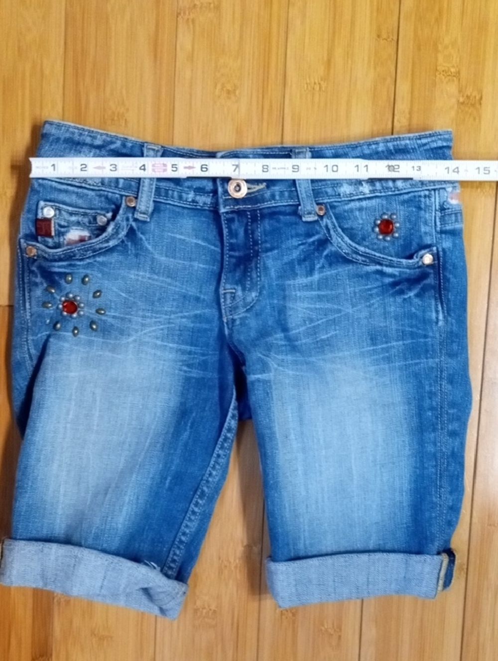 Miss Me Embellished Lightly Distressed Denim Capris/Shorts w/Cuffed Hem Size 26